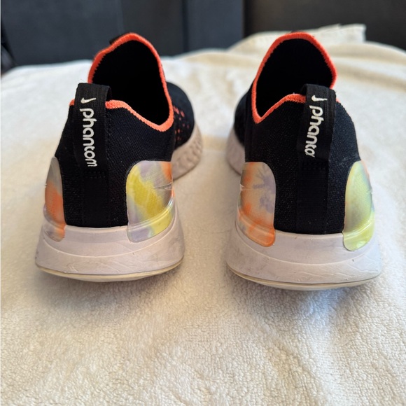 Nike ladies phantom react. Size 10. Excellent condition. - Picture 2 of 6